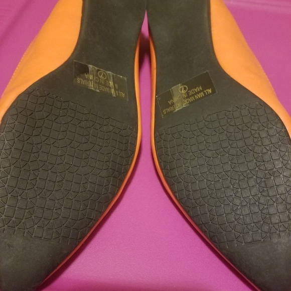 Retro orange flats - Picture 2 of 2